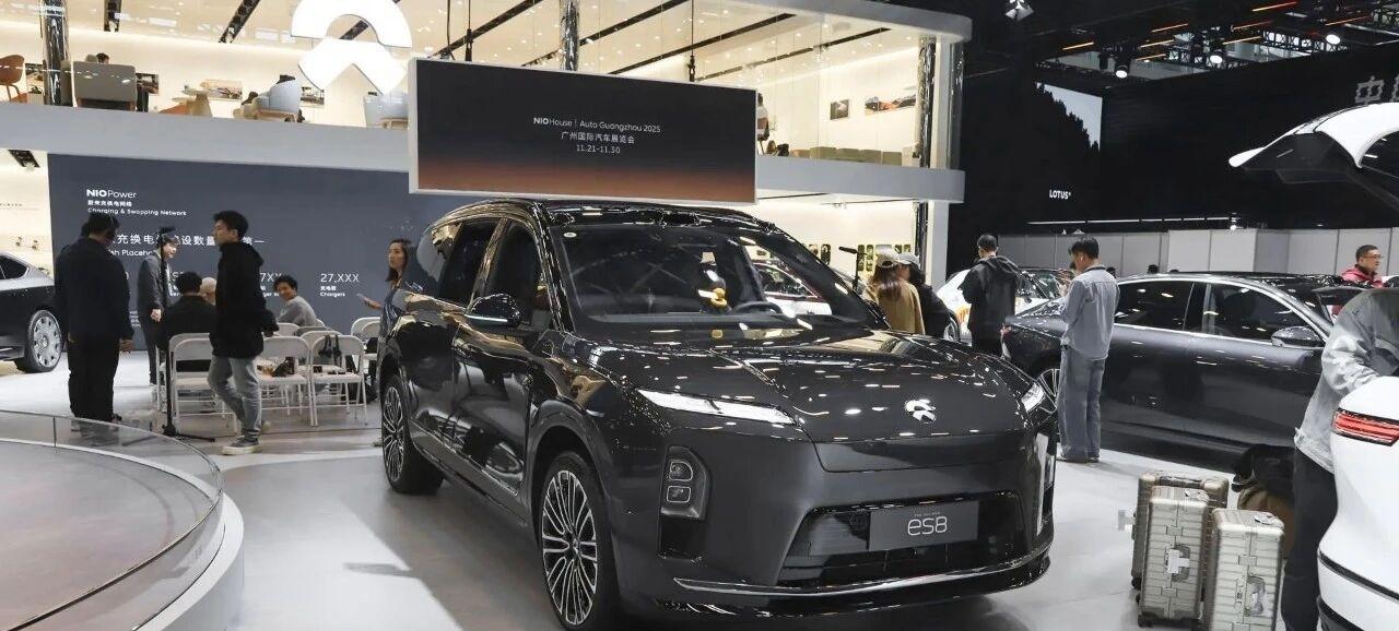 全新蔚来ES8以高效补能、舒适体验和优惠标题：告别“56E”焦虑！开着全新ES8