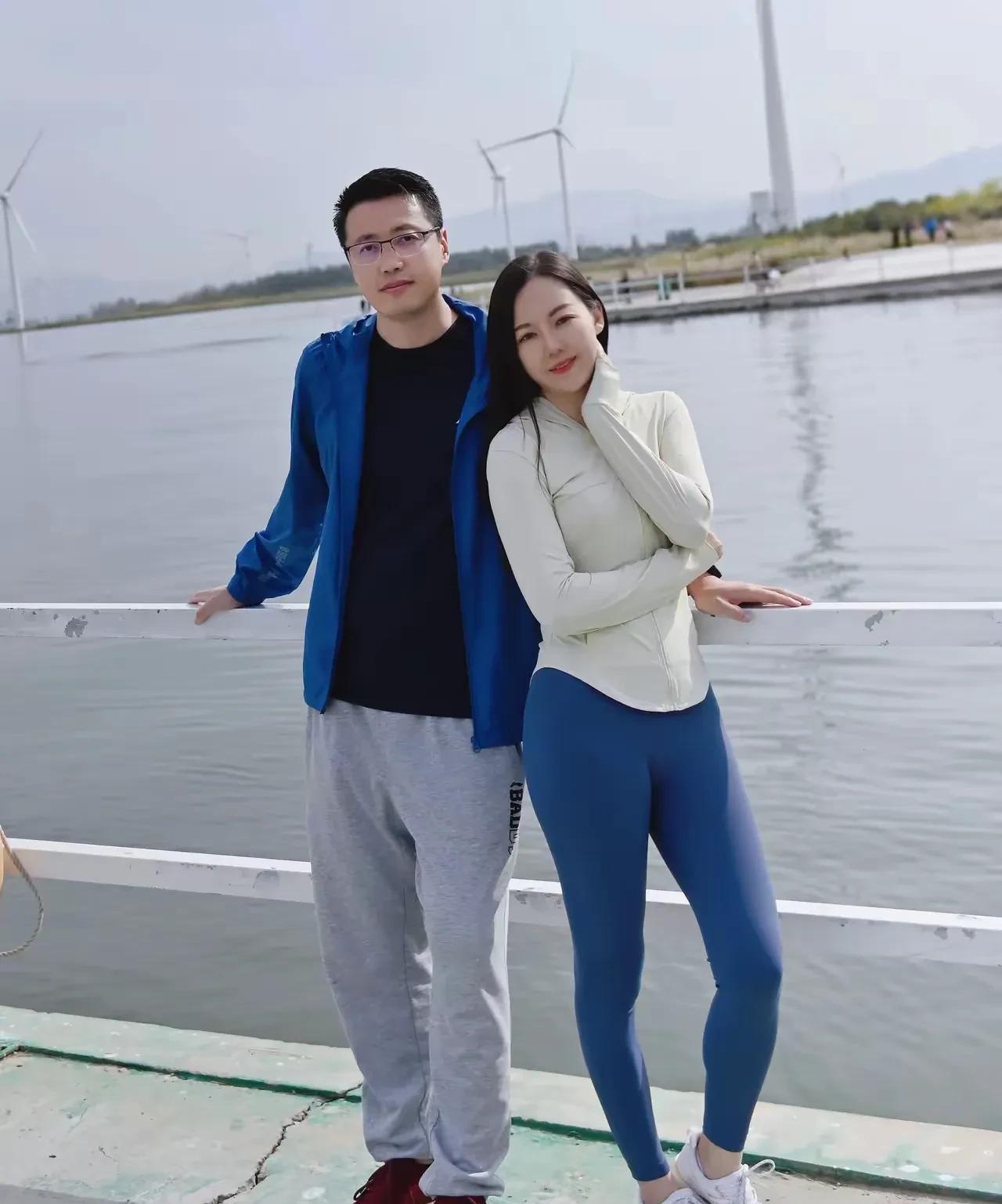 30年的时间，夫妻俩有没有什么变化？你觉得谁的变化更大一些？