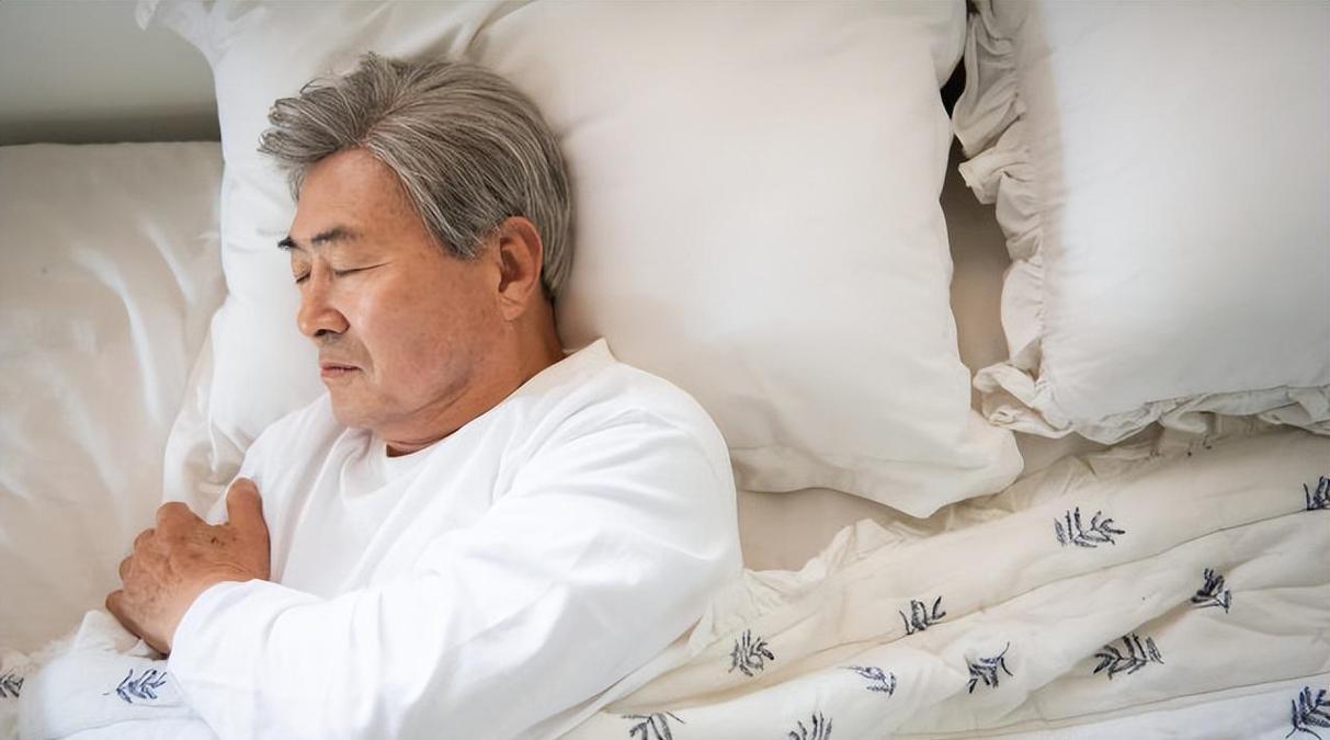 老年午睡健康指南午睡可能影响寿命！再三提醒：过了60岁，午睡“5不要”得牢记！