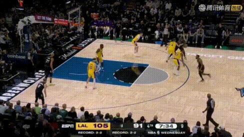 搞笑一刻：麦克丹炸裂扣飞，艾顿转头炮弹空接回礼。麦克丹扣飞不说补篮也没进，哈哈