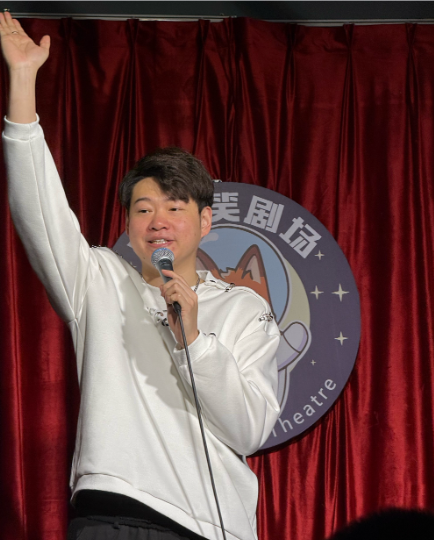 相声为什么干不过脱口秀了？在全国层面上，相声从始至终就没上过台面啊，只在部分