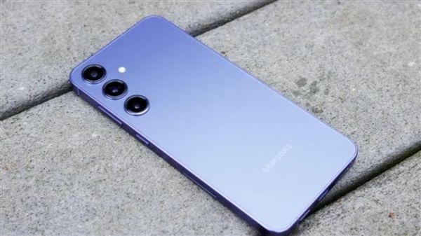 2025年高颜值六款小直屏旗舰机，总有一款适合你1、OPPOFindX8s2