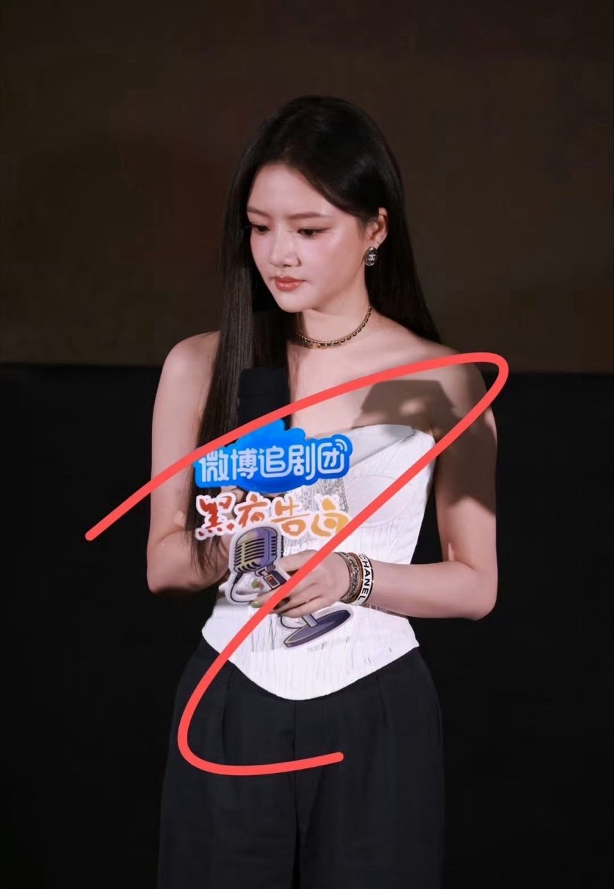 任敏姜珮瑶追剧团造型任敏姜珮瑶追剧团生图任敏姜珮瑶追剧团造型🈶一个长发温柔一个