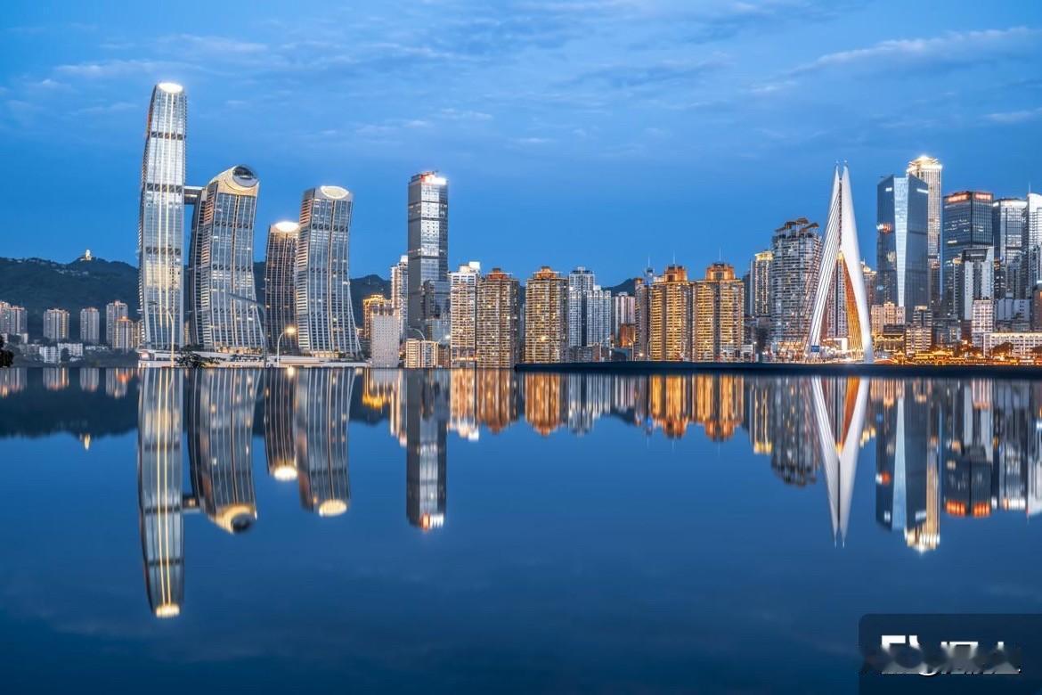 重庆的目标从来不是超越广州！这个顶着中国四大直辖市的头衔，面积也堪称省级的城市，