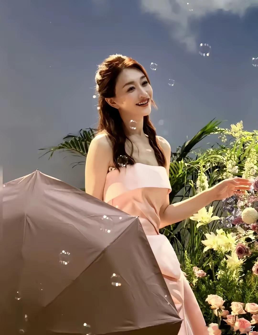 李小冉女神你随便吧我的天哪……此女怎么美的惊人