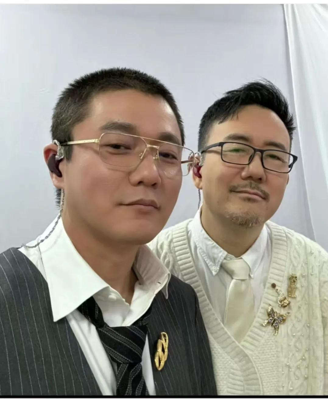 筷子兄弟再合体现在全网最庆幸的人应该就是追过筷子兄弟的老粉他们千不该万不