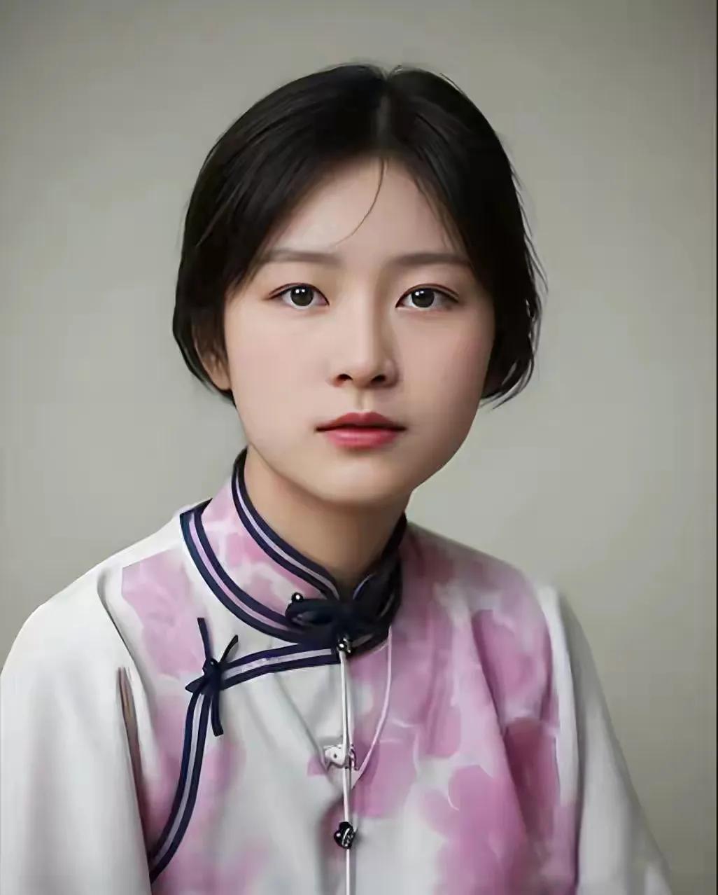 真的有点意外，民国才女林微因，不仅诗写的好，她的字也是如此的秀美，完全是一代大家