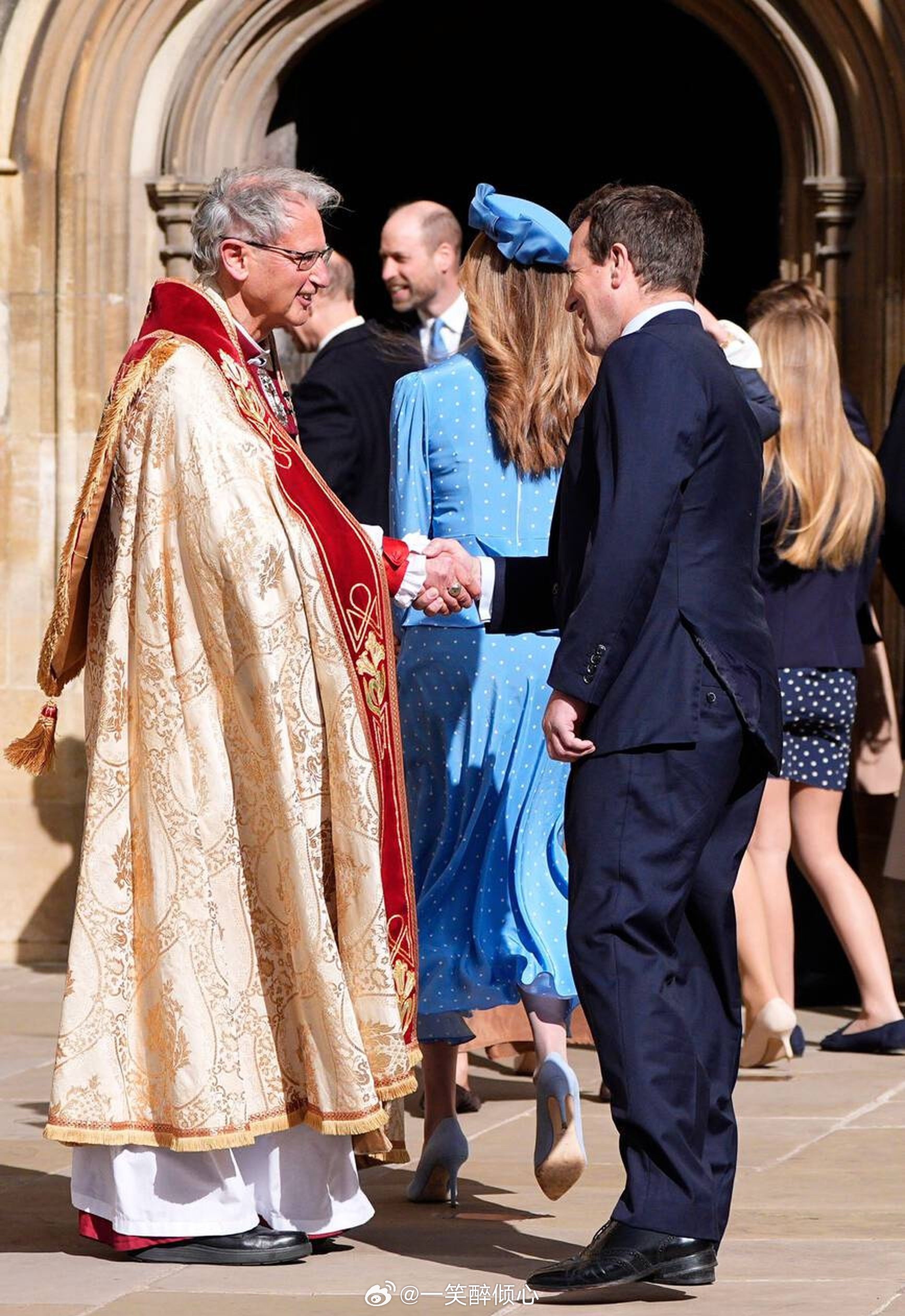 英国王室正值复活节周末，今天彼得菲利普斯和他的未婚妻HarrietSper