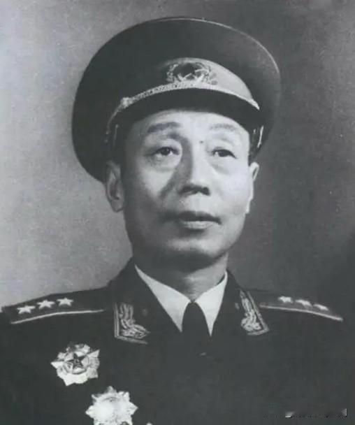 28岁任红3军团卫生部政委，参加长征。45岁任志愿军第19兵团政委，49岁任志愿