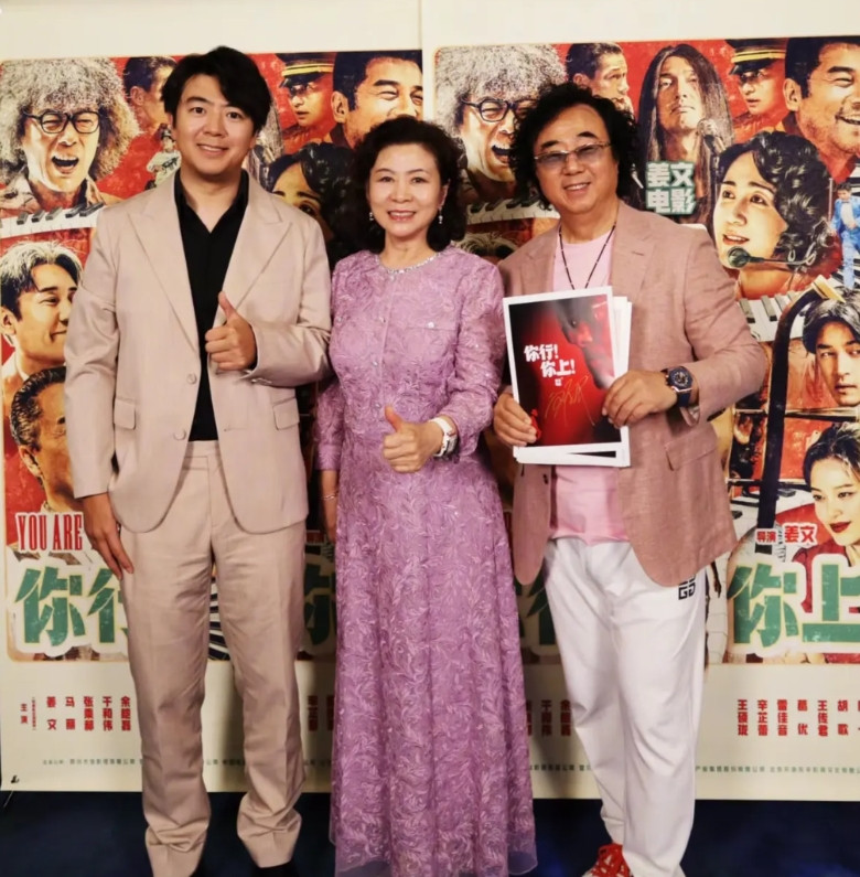 姜文的《你行你上》赔了个大跟头。上映8天了，票房才8000多万，照这么算最后