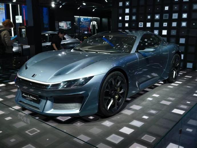 领克GT这台概念车，比量产更让我激动说实话，看到领克说“量产权交给大家”，我第