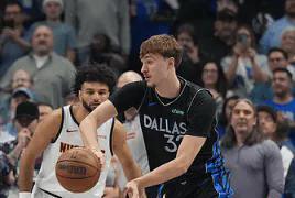 弗拉格简直不要太牛了。打掘金这种豪强，都如此出色，真的，没谁了。他如今的表现