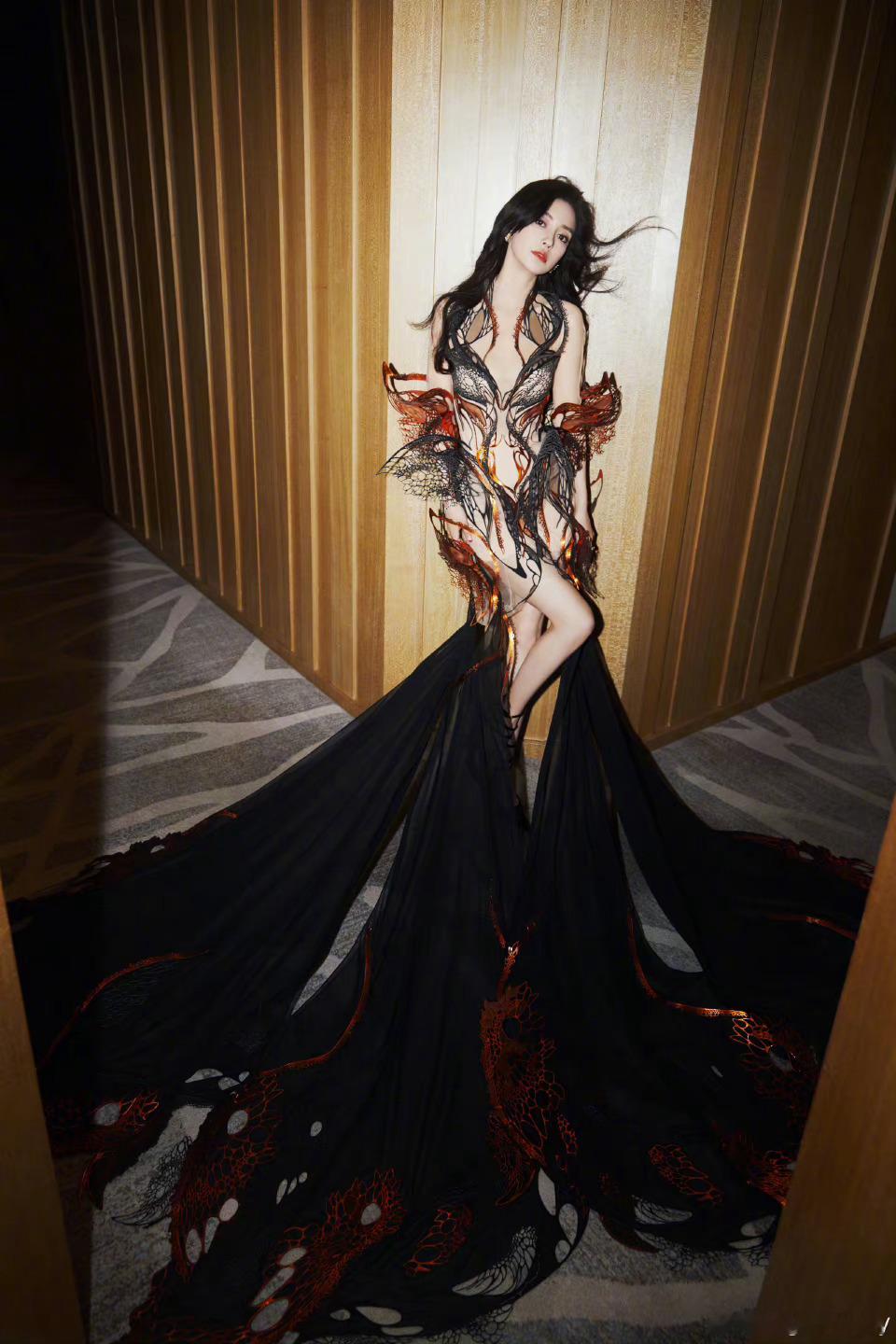 angelababy拉飞姆首位代言人angelababy杨颖玫瑰在海里燃烧