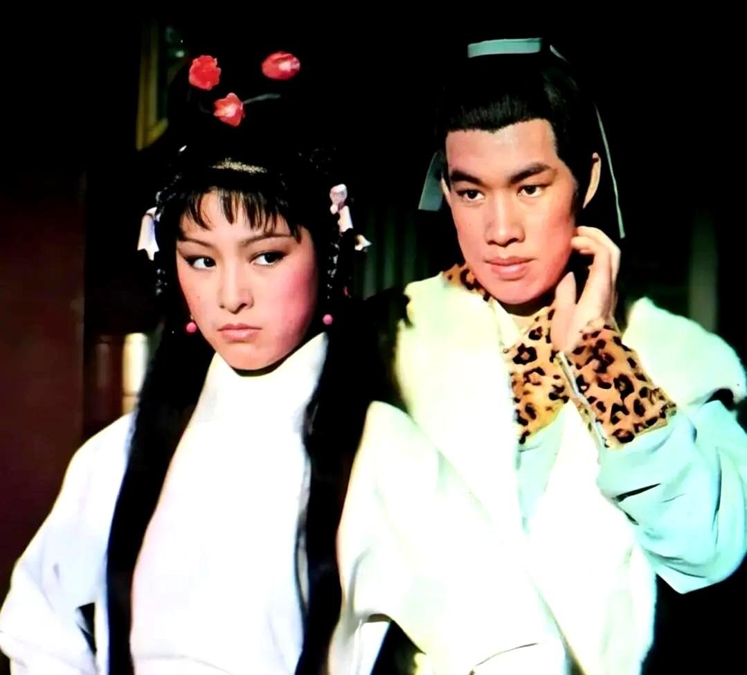 金庸一句话，就定了翁美玲演黄蓉。1983年TVB拍《射雕》，光黄蓉一个角色就