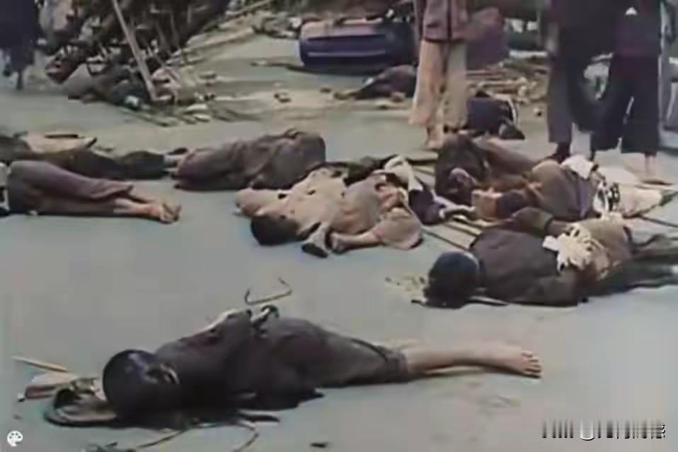 日本鬼子攻陷南京之后，个个都露出了魔鬼的獠牙，开始了长时间的疯狂的杀戮，这种有组