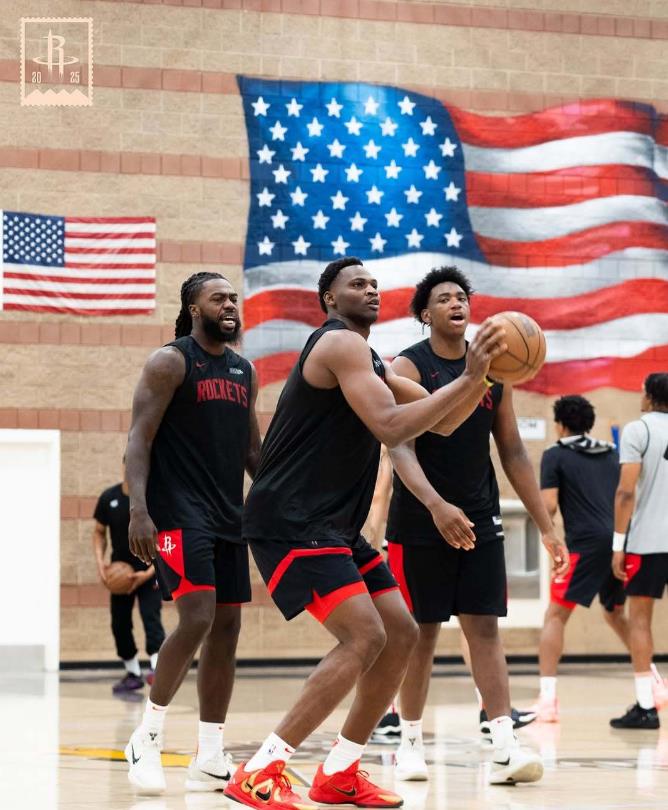 火箭旧将恩法利-丹特，不经意当中成为了NBA史上的第一人。我们知道，在NBA当中