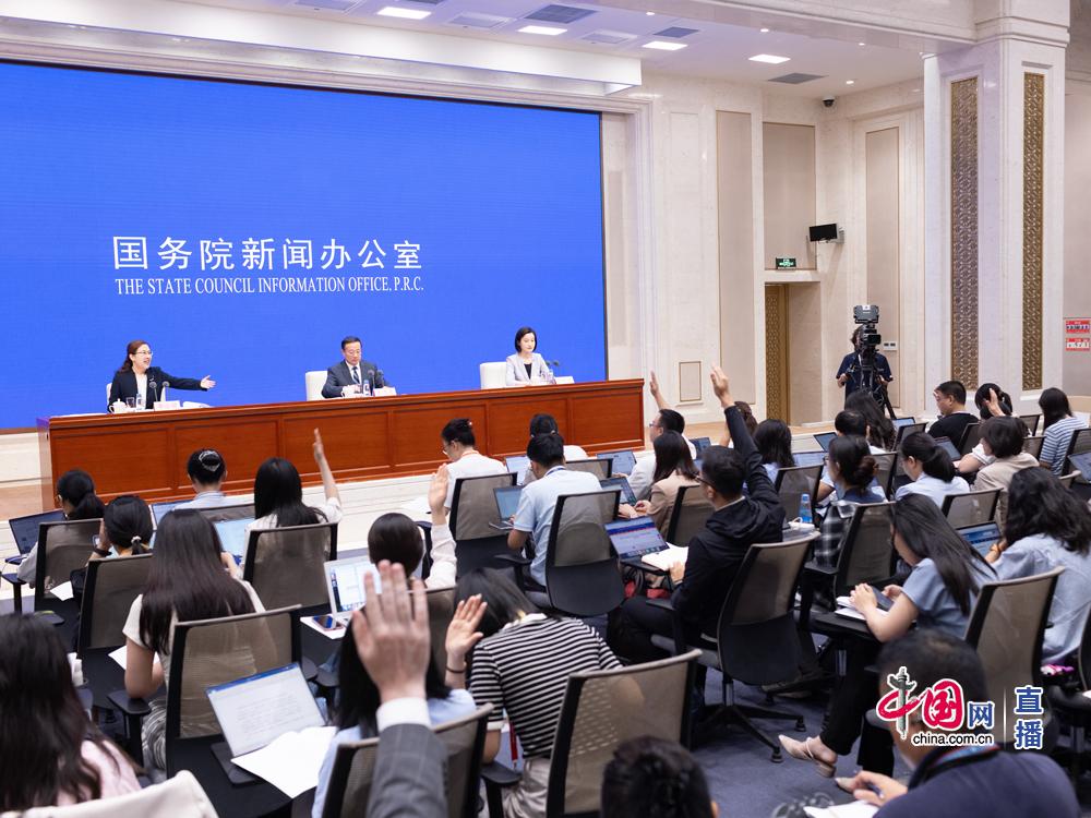 上半年居民收入增长5.2%, 统计局详解经济运行四大亮点
