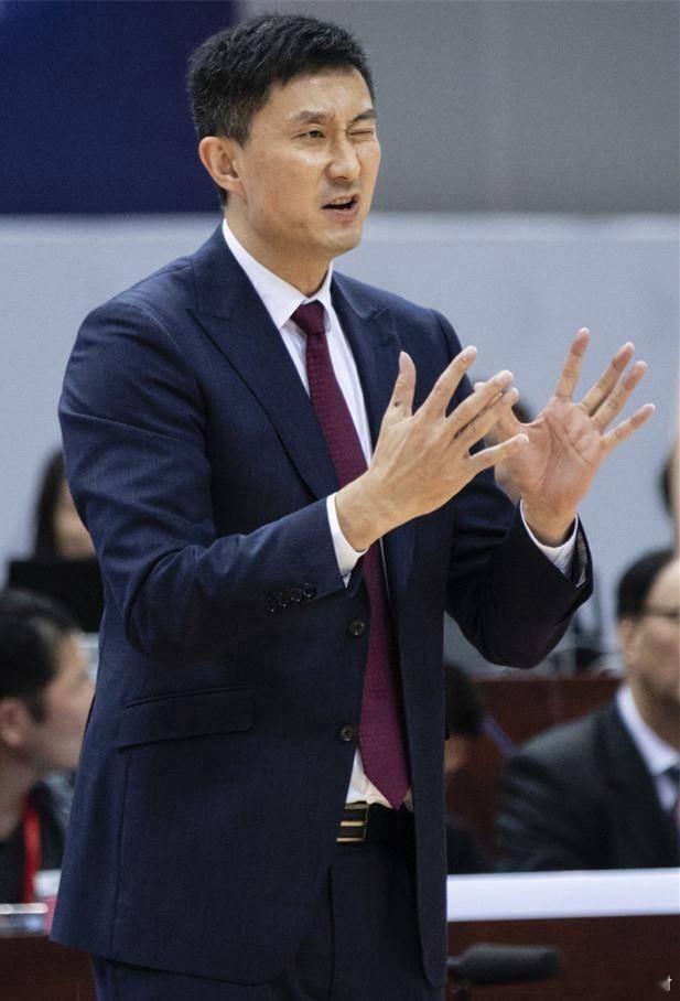 杜锋今晚去了潮洲，广东队球员只有6人在广东！据报道：今晚，广东省篮协会长杜锋到了