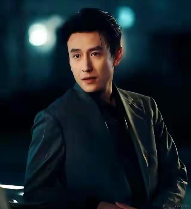 一觉醒来，短剧一哥换人了，何健麒名字直接消失。上周榜单刷新，00后陈添祥靠一部《