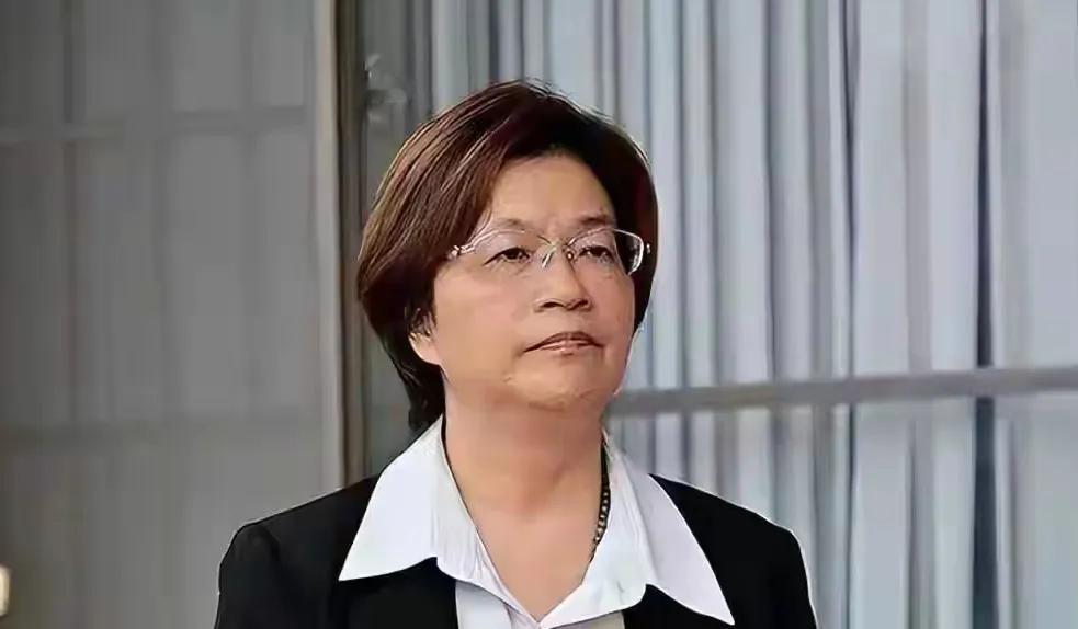 王惠美彻底不装了，再次背刺蓝营，郑丽文不能再心慈手软！近段时间以来，王惠美面临