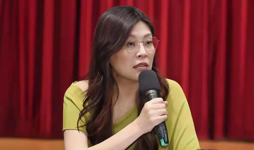 力挺郑丽文当选国民党主席！朱立伦推选卢秀燕接任国民党主席以失败告终。郑丽文高调