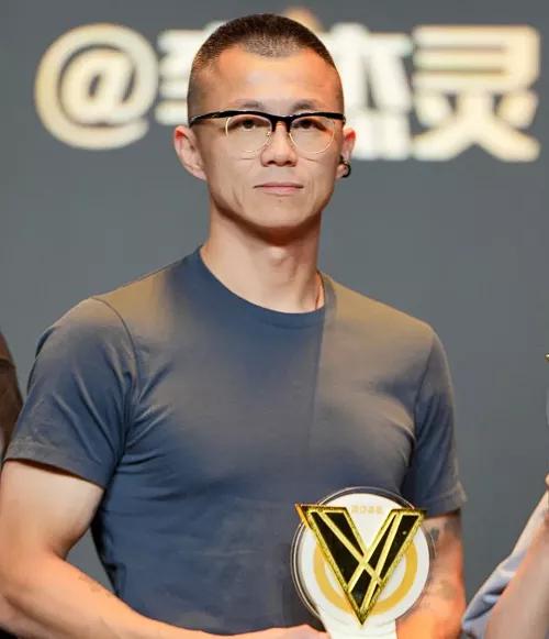 陈震这下是彻底没机会复出了。原因其实很简单。不是因为他那张嘴得罪了很多人，而是他