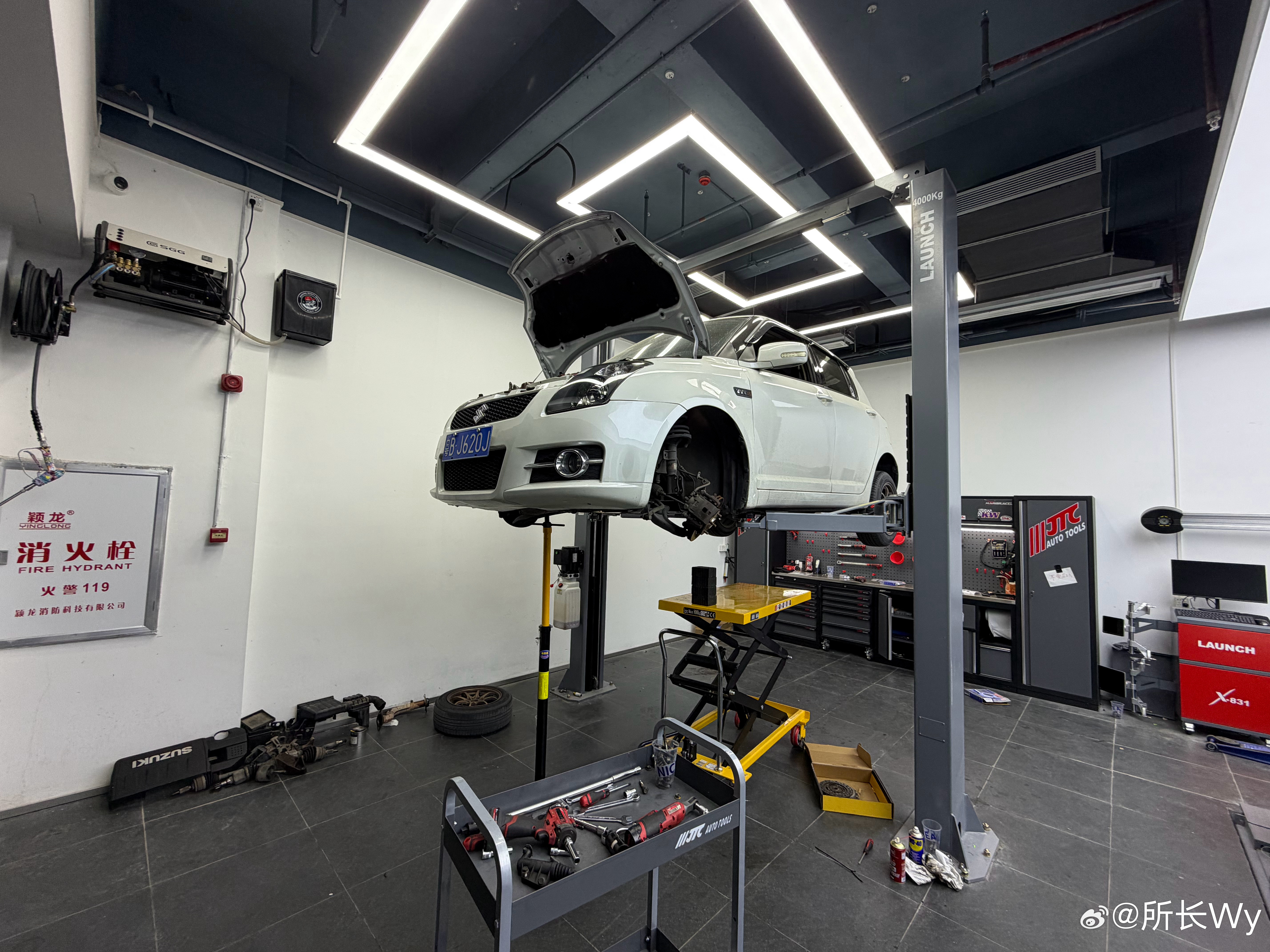 又搞了台玩具车