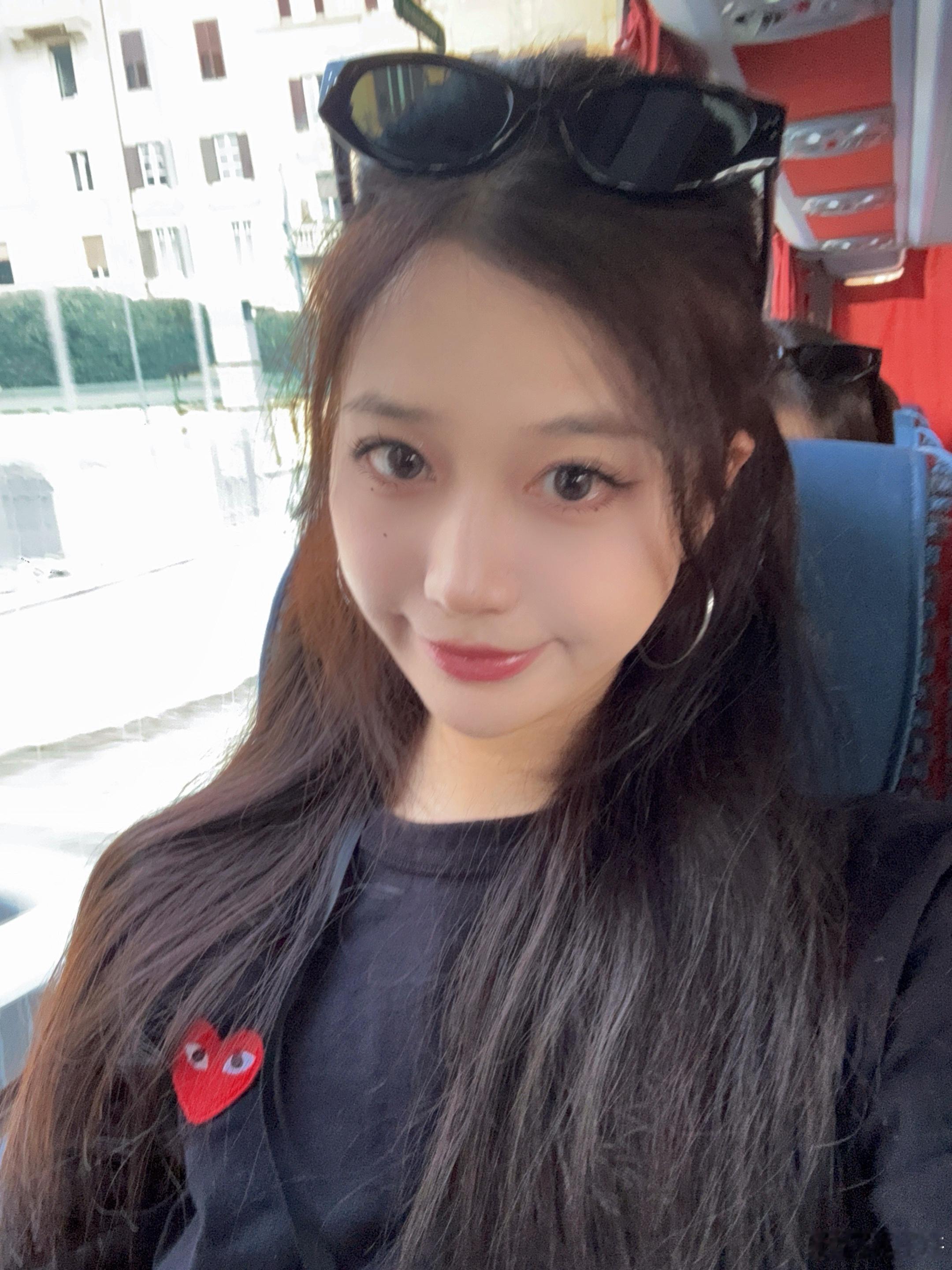 全世界最小的人口最少的国家梵蒂冈～及最富有的国家之一。还有全世界最大的教堂，圣彼