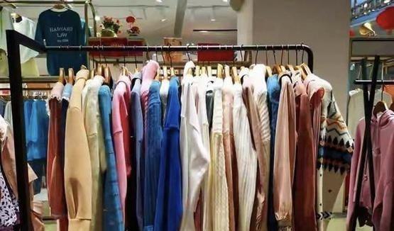 买衣服时一定要清楚的面料等级，我也是今天才知道：1．涤纶和锦纶属于低端；2．
