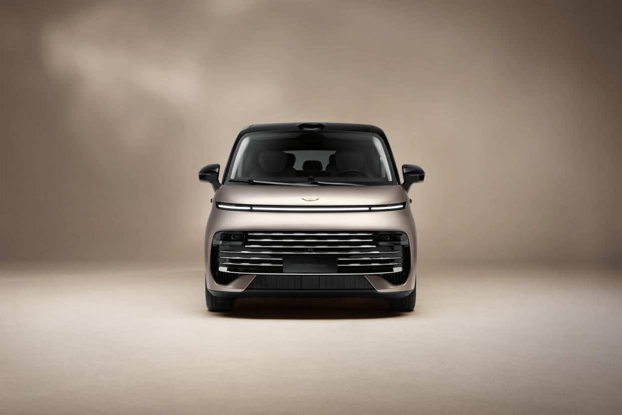 吉利银河V900改款来了，这个内饰简直就是“会客厅”24年发布，吉利想把翼真当卖