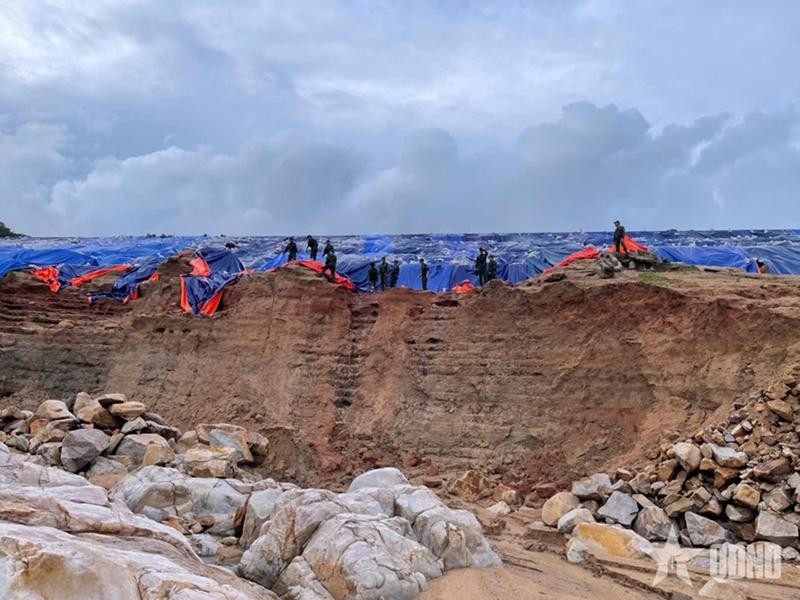 少见的越军水上特工第5旅出镜参加越南当地的抢险救灾越军《人民军队》报道称：近两