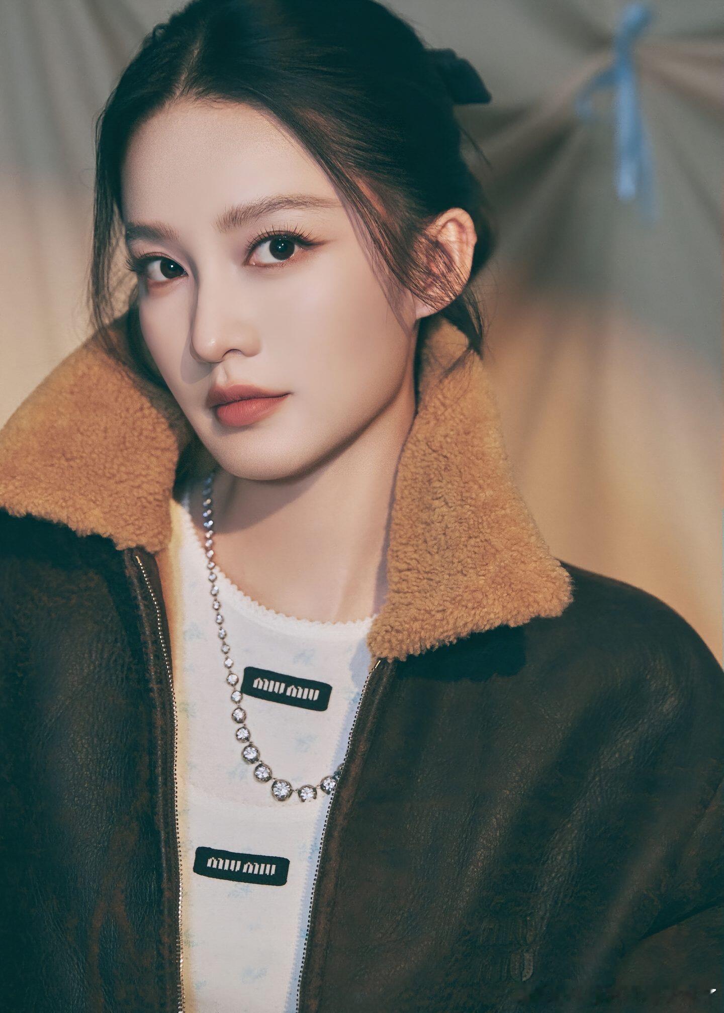 插播一条李沁的美照