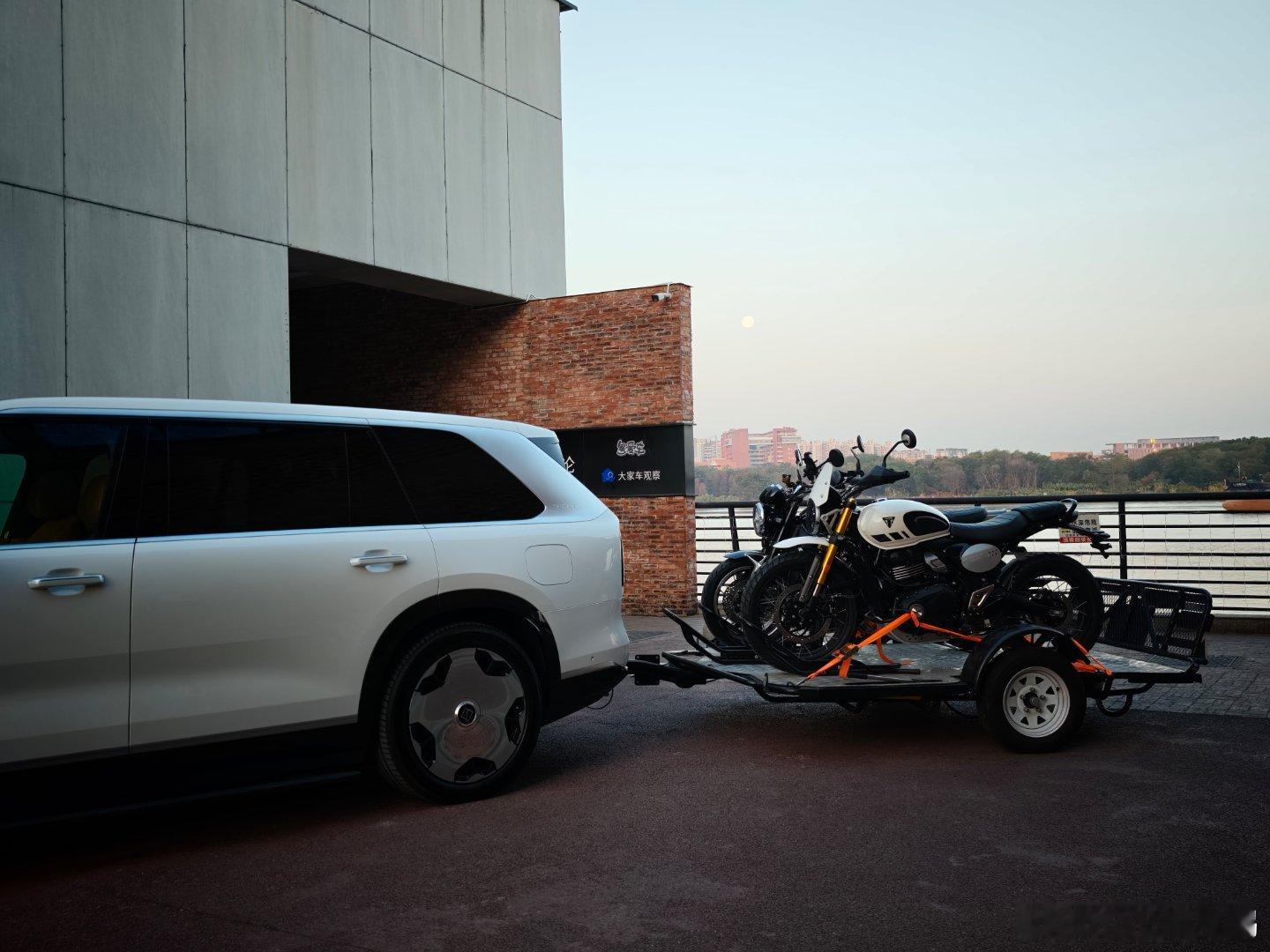 以前看到别人这么出去玩，总是心生羡慕，心里一直喊大哥…今天自己也来体验一回大哥