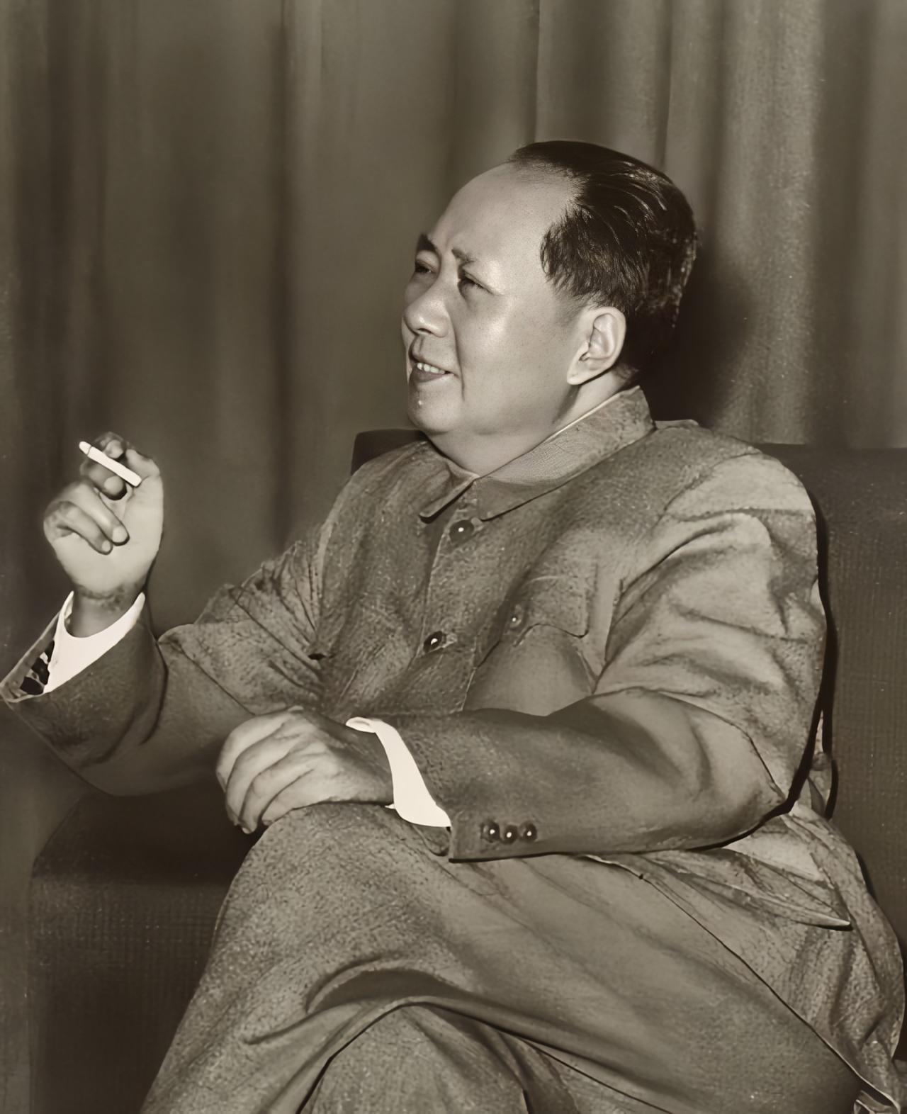 毛主席的知识有多渊博？1973年八大军区司令员对调会议上，毛主席接见了很多高级