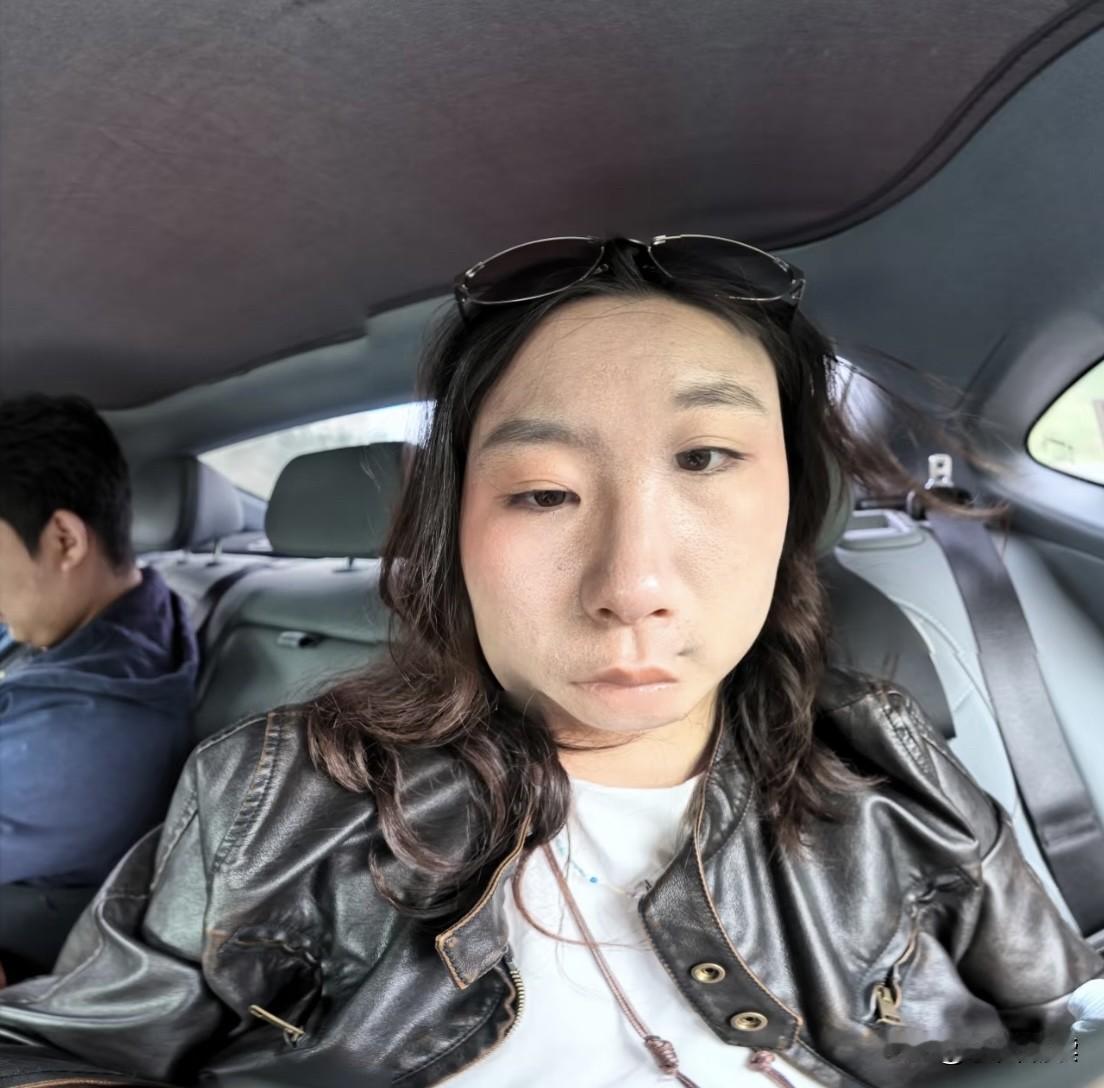 这照片真是太奇葩了，到底是人的问题还是相机的问题？