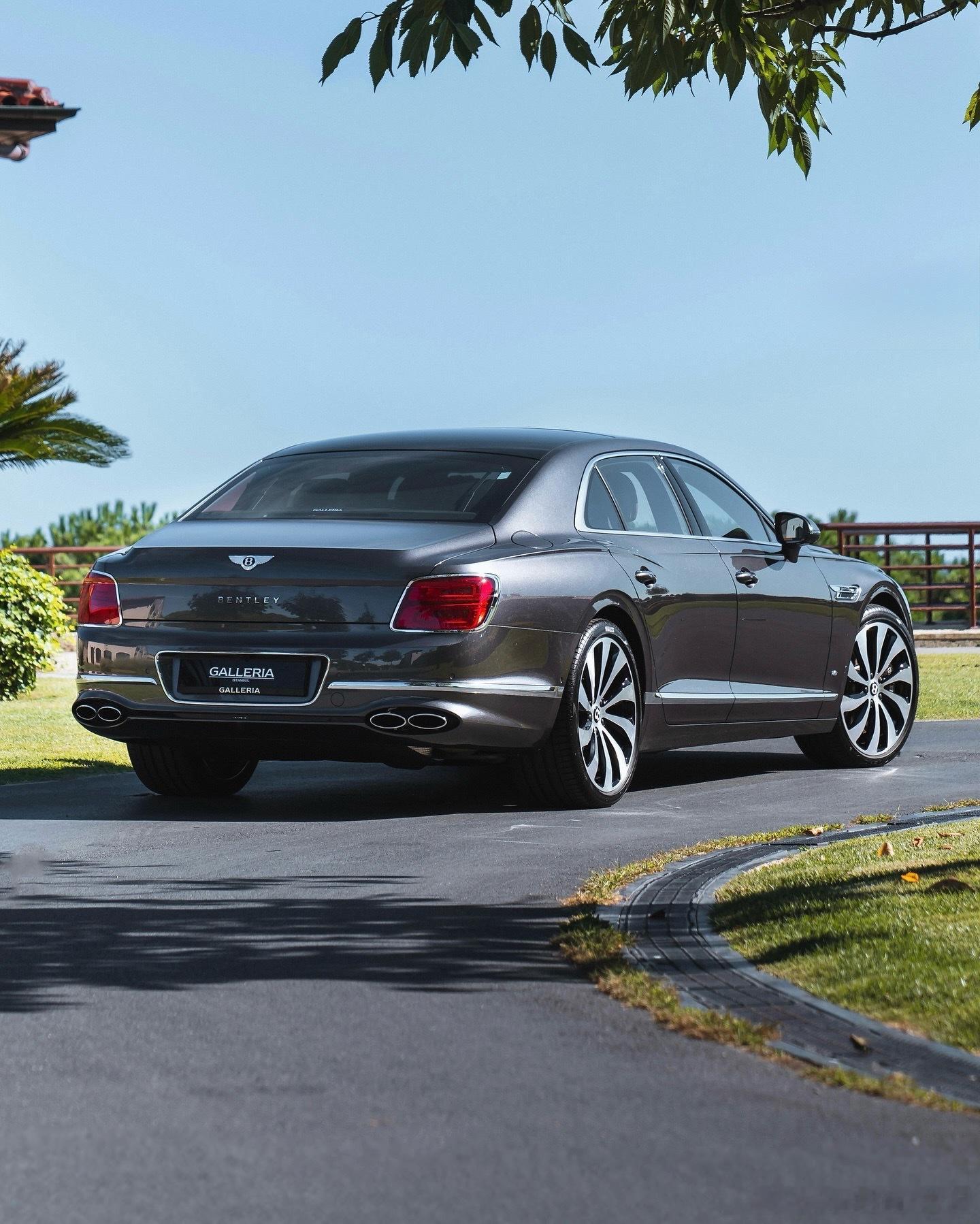 Car时尚BENTLEYFLYINGSPUR...宾利飞驰car