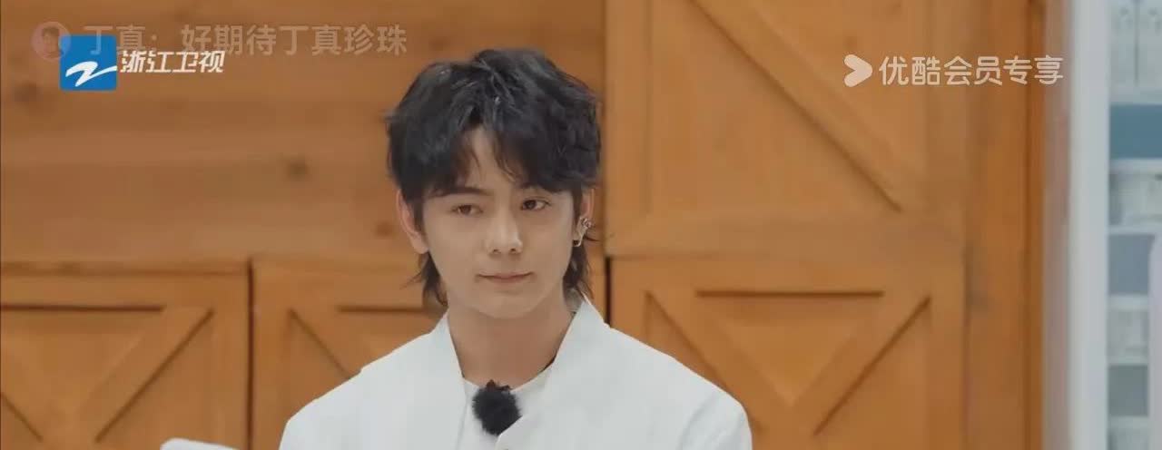 张萌想让丁真拍她的古装戏，尔冬升:他的能力是不行的，要先有自知之明。李成