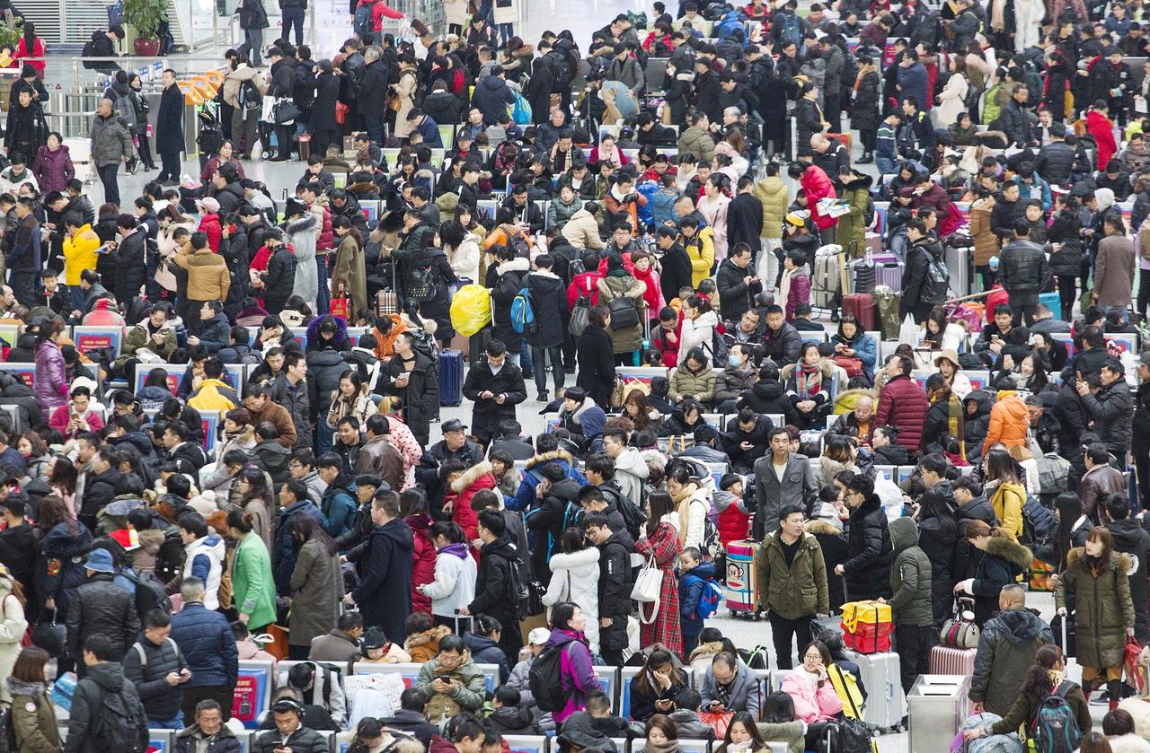 人口老龄化不是因为现在生的少，而是过去生的太多了？我们是不是都被带偏了！一说