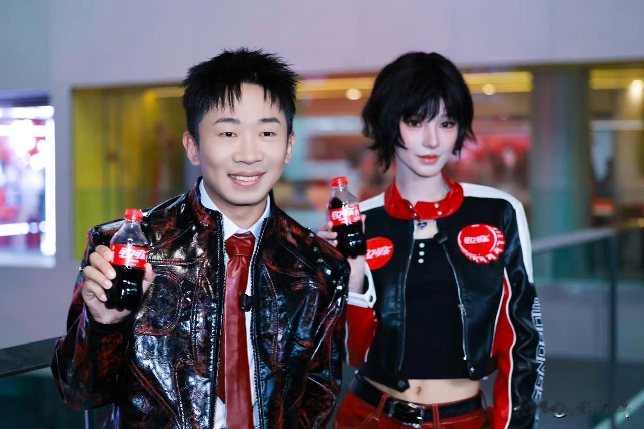 杨迪看到合照会不会受到暴击，张予曦的脑袋X2=杨迪的脑袋，张予曦的头实在实在是太