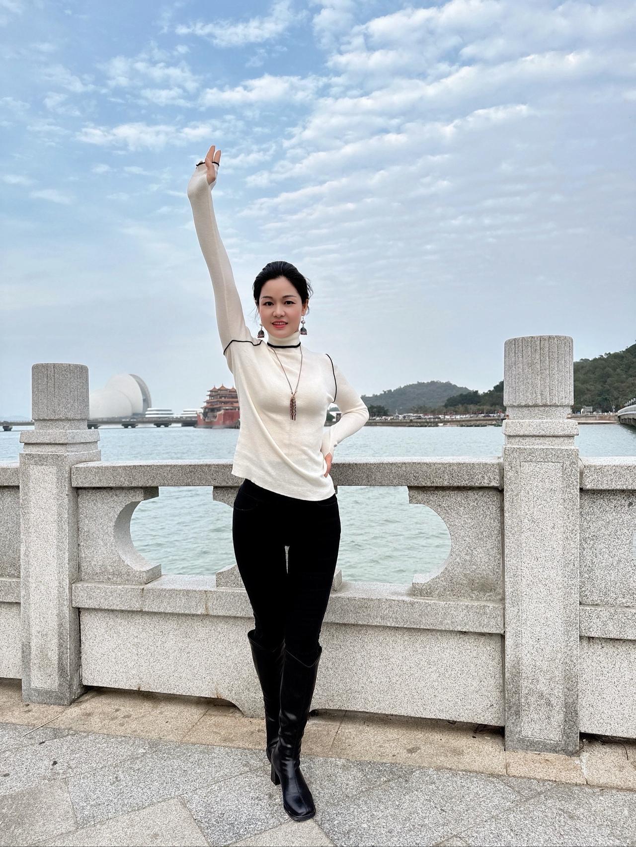 岁岁年年花相似，年年岁岁人不同，在生命的长河中，保持住最初的梦想与热爱，挥别旧年