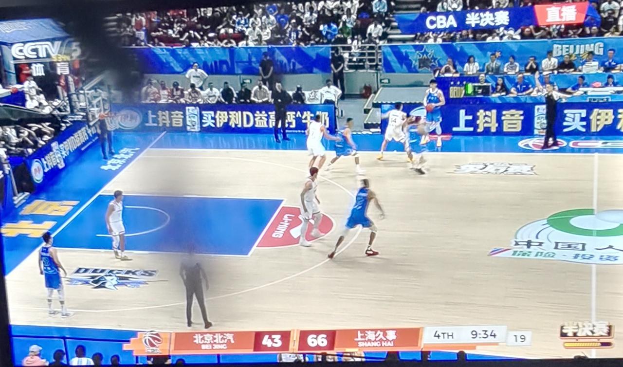 CBA总决赛提前三天的原因CBA总决赛赛季初计划公布的是五月二十九号开打，这是
