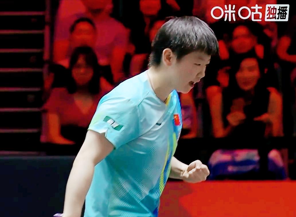 孙颖莎领先为何叫了暂停？刘国正解释说：莎莎看到鳗鱼的改变，想缓一下。