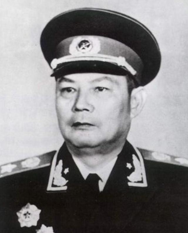 叶剑英“战功不多”却为何能当元帅？毛主席曾经讲过，只有周总理能比他厉害！那么为什