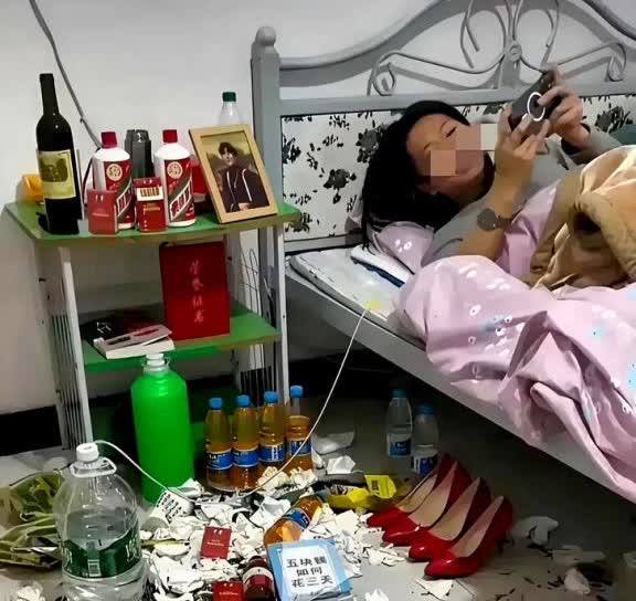 外卖小哥揭秘：贵州贵阳女子家中'躺平'生活曝光，外卖垃圾堆积如山