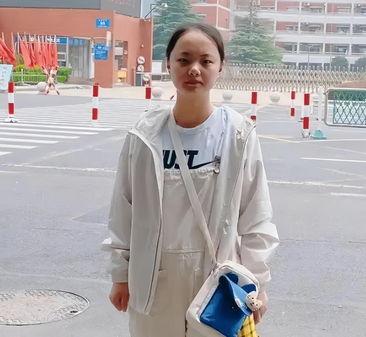 她被称为史上最惨的状元。她明明考了江苏省第一名却不符合清华、北大、南大与山大等高