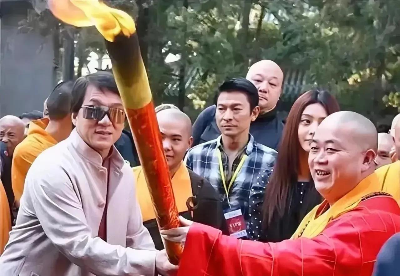 鸠摩智说的一点没错，少林寺原来是一个暗藏春风，藏污纳垢之所。释永信确实个看不