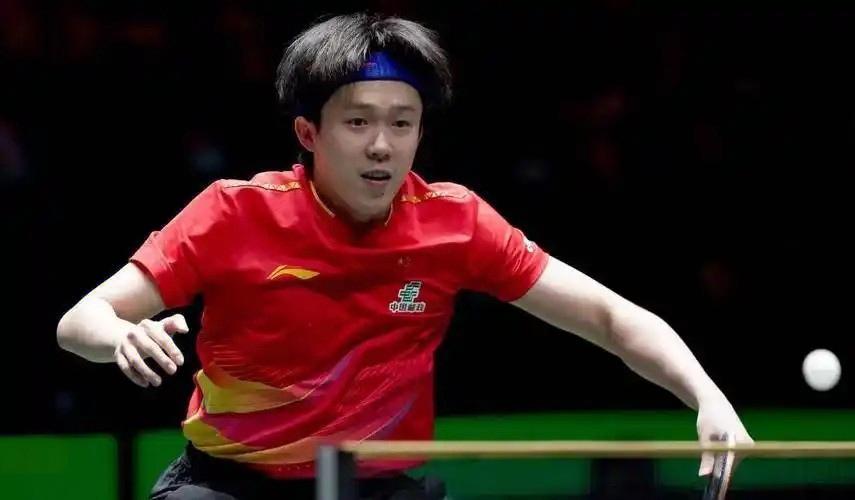 北京时间12月12日午间，刚刚结束了一场WTT香港总决赛男单1/4决赛的较量，男