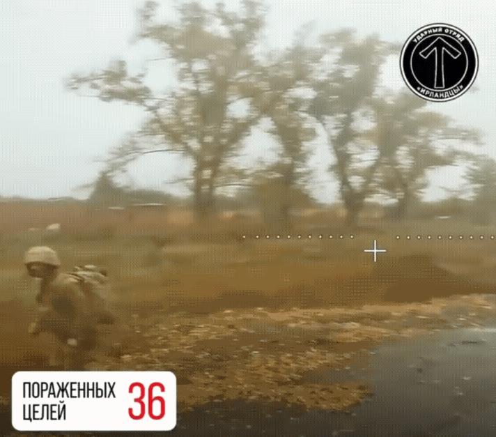 真是服了！两名乌军看到俄军无人机后，没有感到一丝害怕！原来，他们把俄军的无人机当