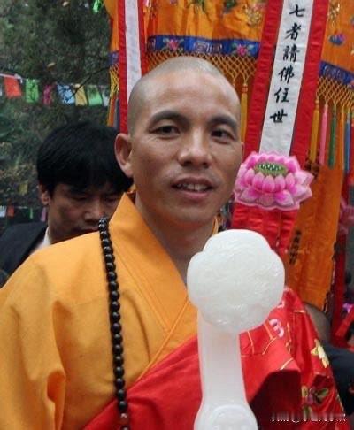白马寺方丈印乐法师，任少林寺住持。外派住持，看来要铲除释永信党羽和流毒了。这个白