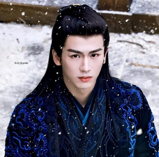 演员傅淼直言：被张凌赫颜值震撼，这才是古偶天花板该有的样子近日，演员傅淼在